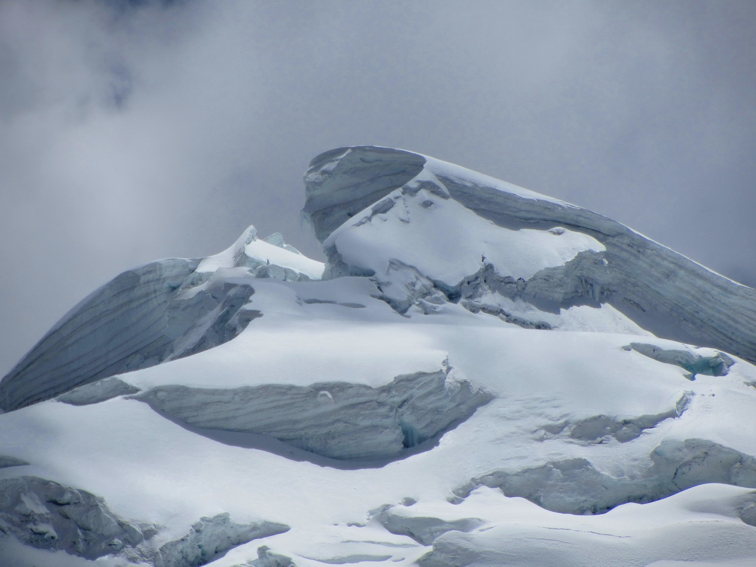 Summit cornice of Nevado Cuyoc